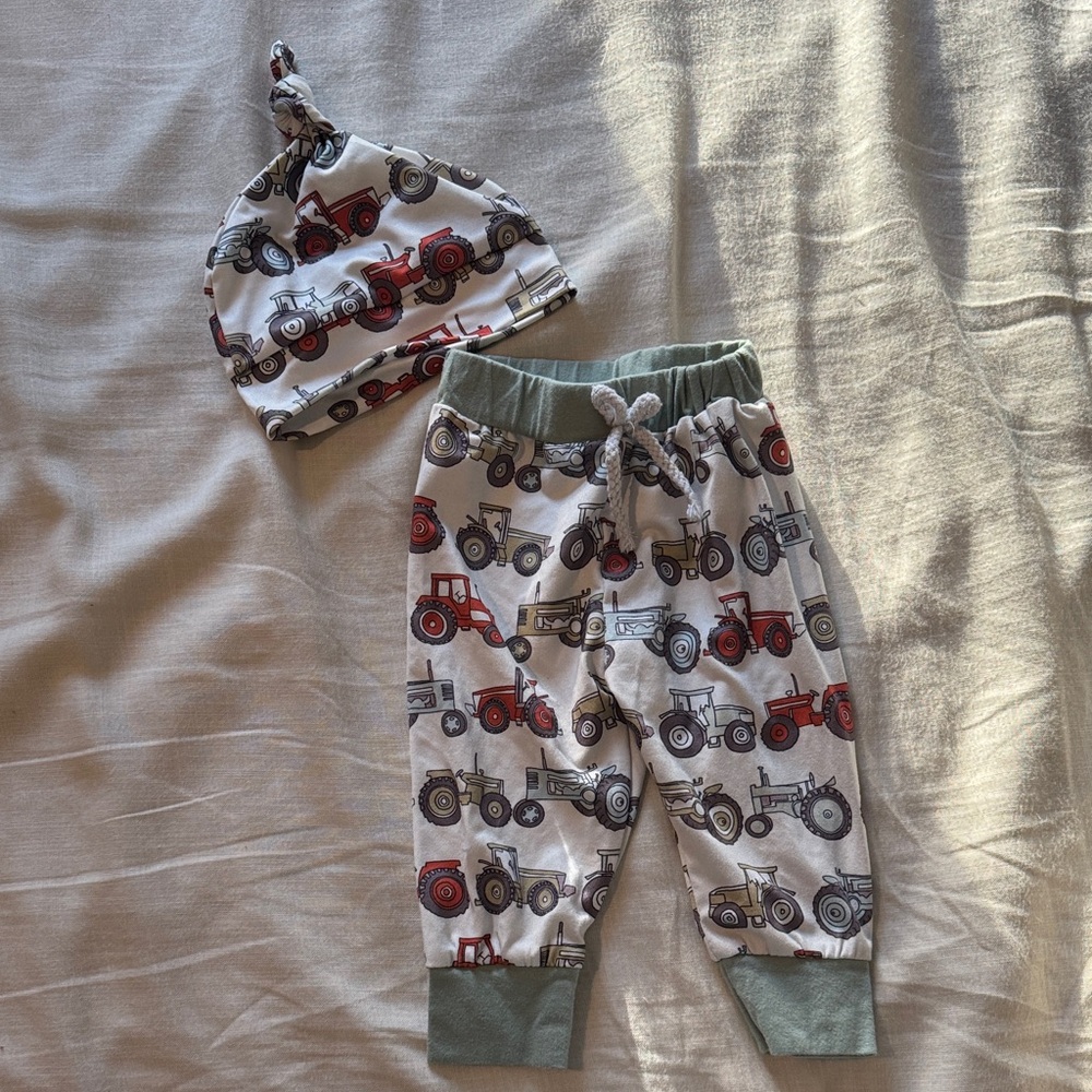 Source Unknown Kids Tractor Print Set - Red, Gray, Green